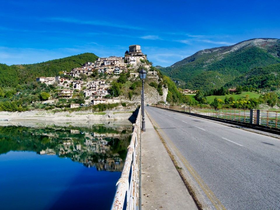 Turano, Salto, Campotosto: itinerario nei laghi sabini