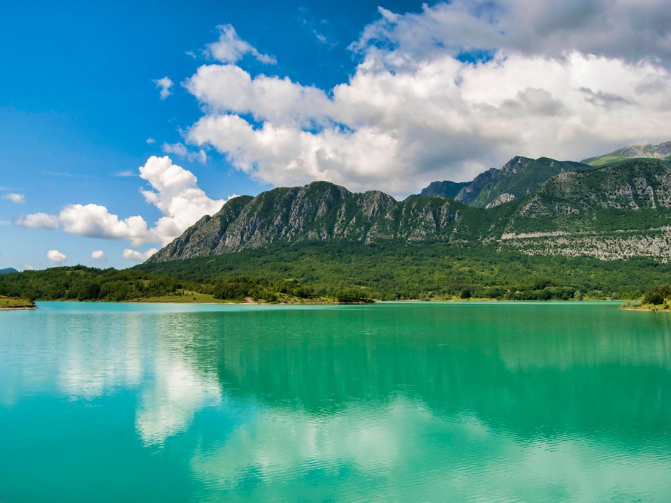 Lago di Castel San Vincenzo: un paradiso turchese nel Molise